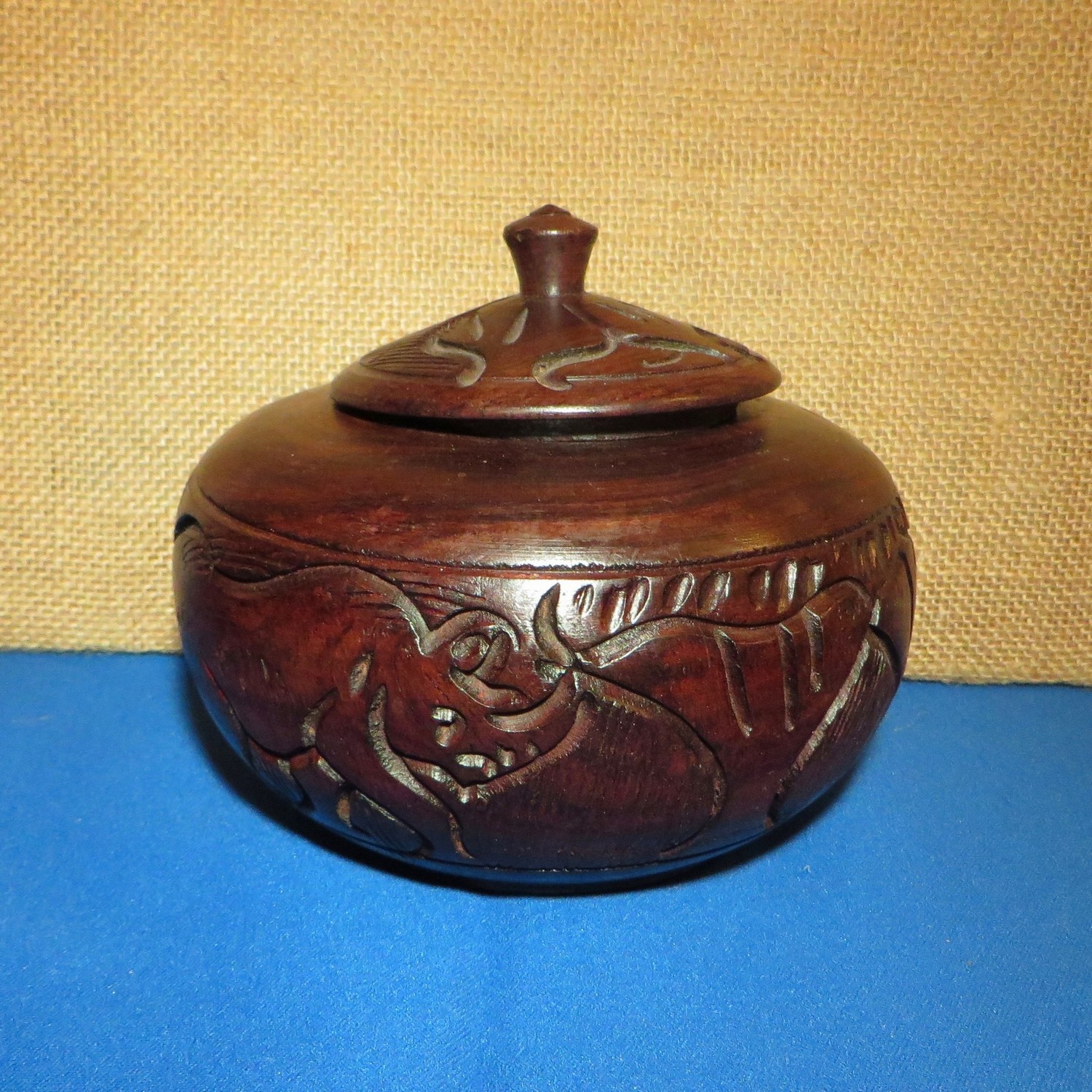 Medium Hand Carved Wood Bowl With Lid, Carved Wooden Bowl With Lid